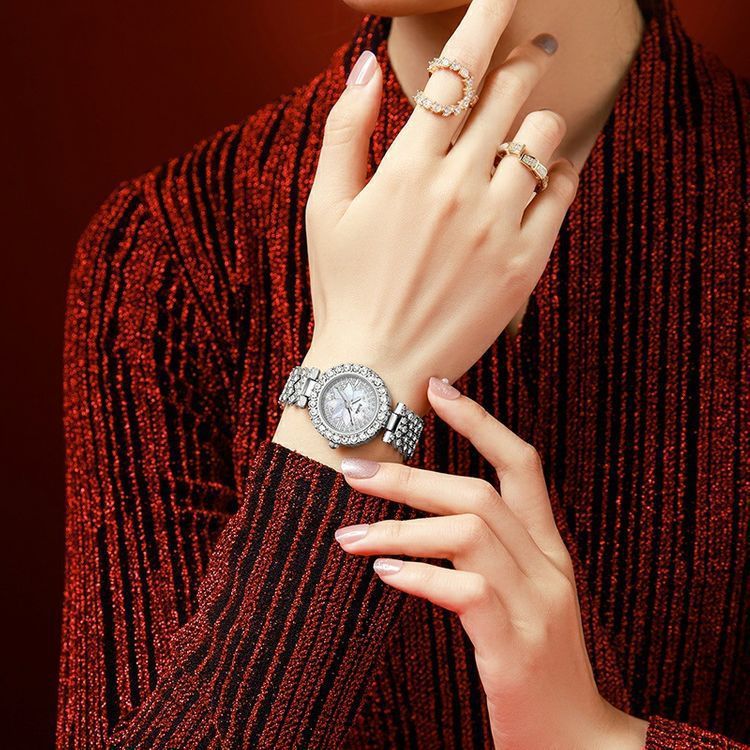 MONTRE FEMME/ Éclat en douceur – Vision féminine affirmée