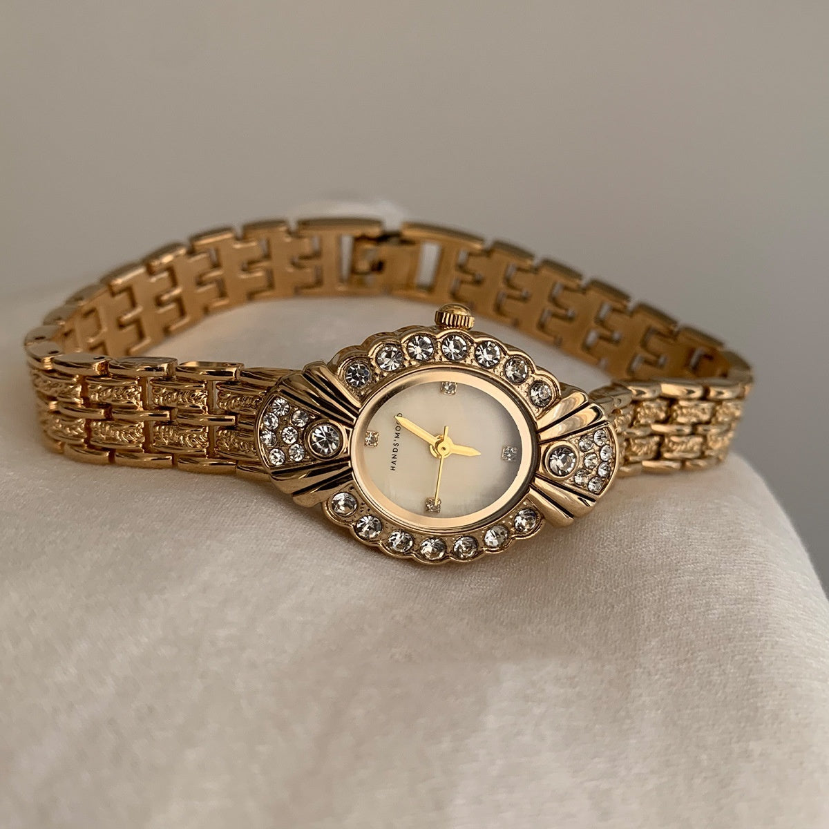 Vintage Court Style Diamond Small Dial Yellow Fritillary Surface Fall Winter Fashion
